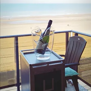 https://renovated-studio-direct-seaview.ostend-hotel.net
